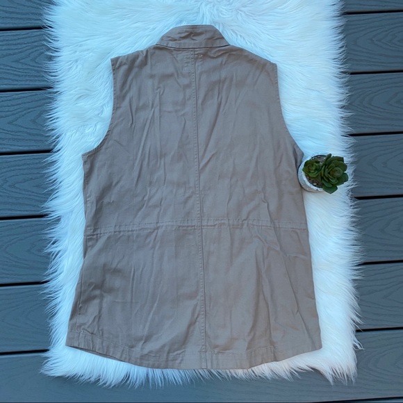 Utility Vest - Picture 4 of 4